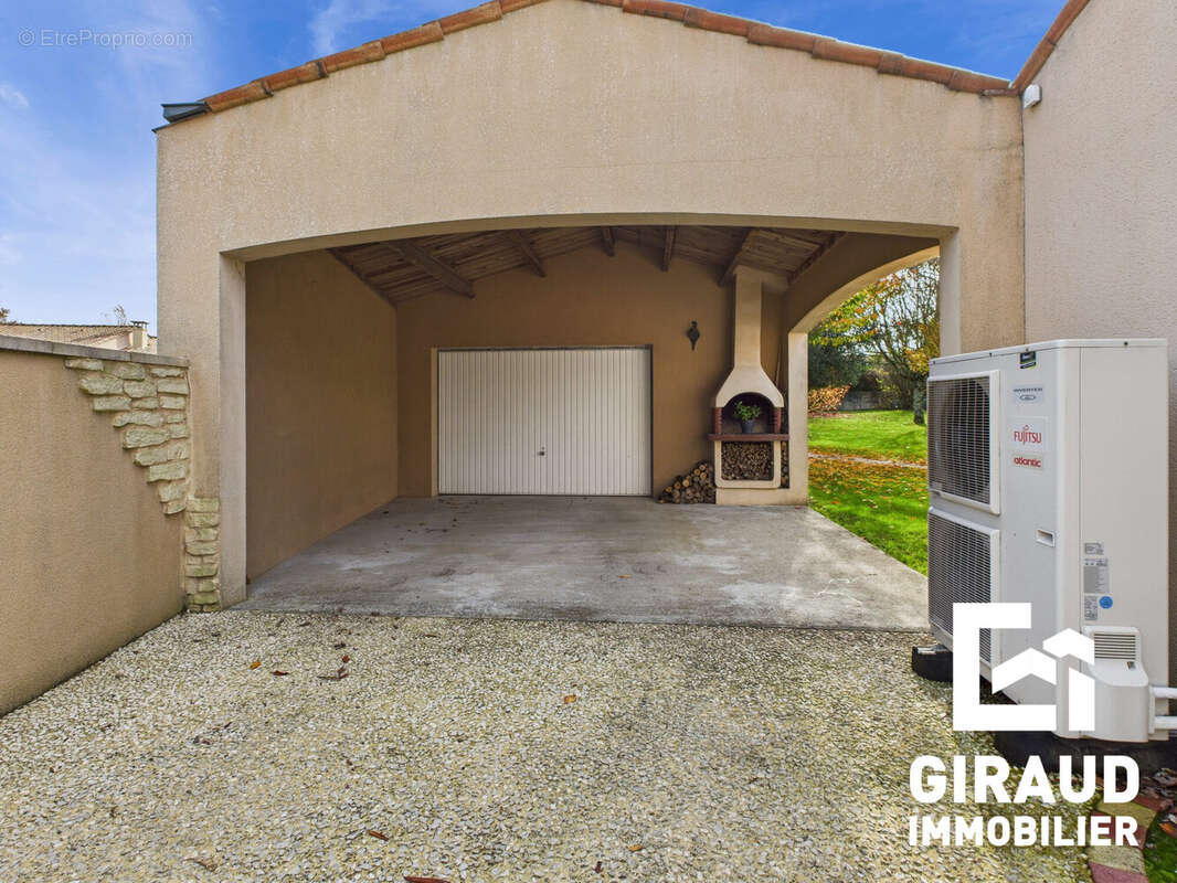 Maison à FONTENAY-LE-COMTE