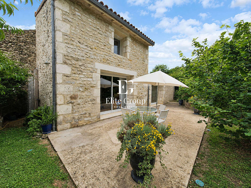 Maison à CHAMPNIERS