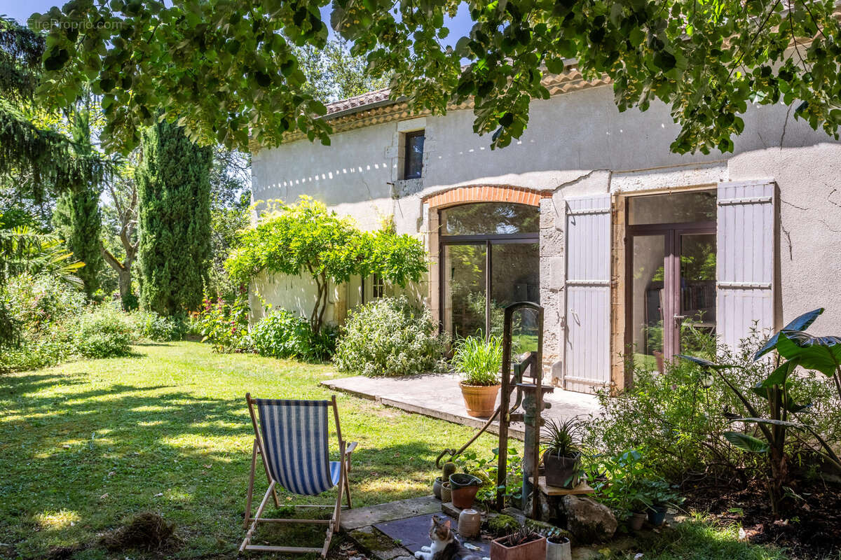 Village house with garden and garage - photo 27