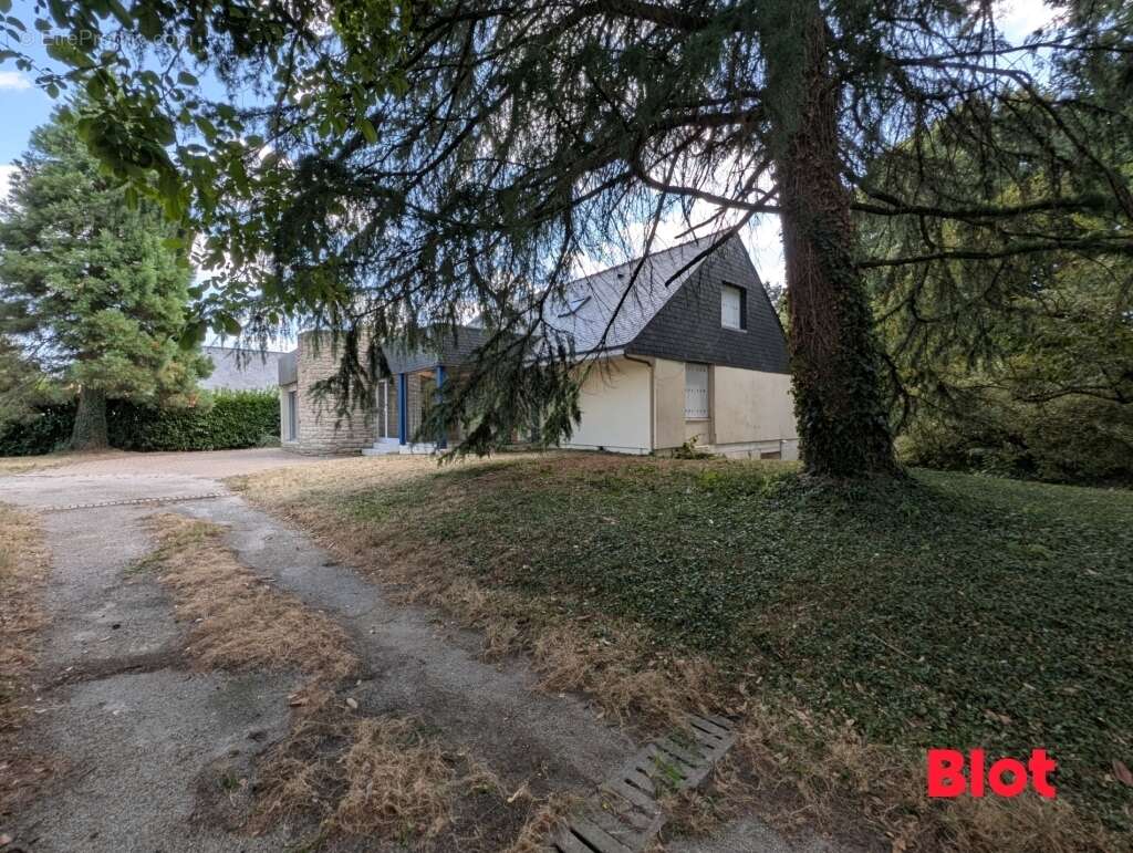 Maison 162 m² à Saint-Ave  - photo 3