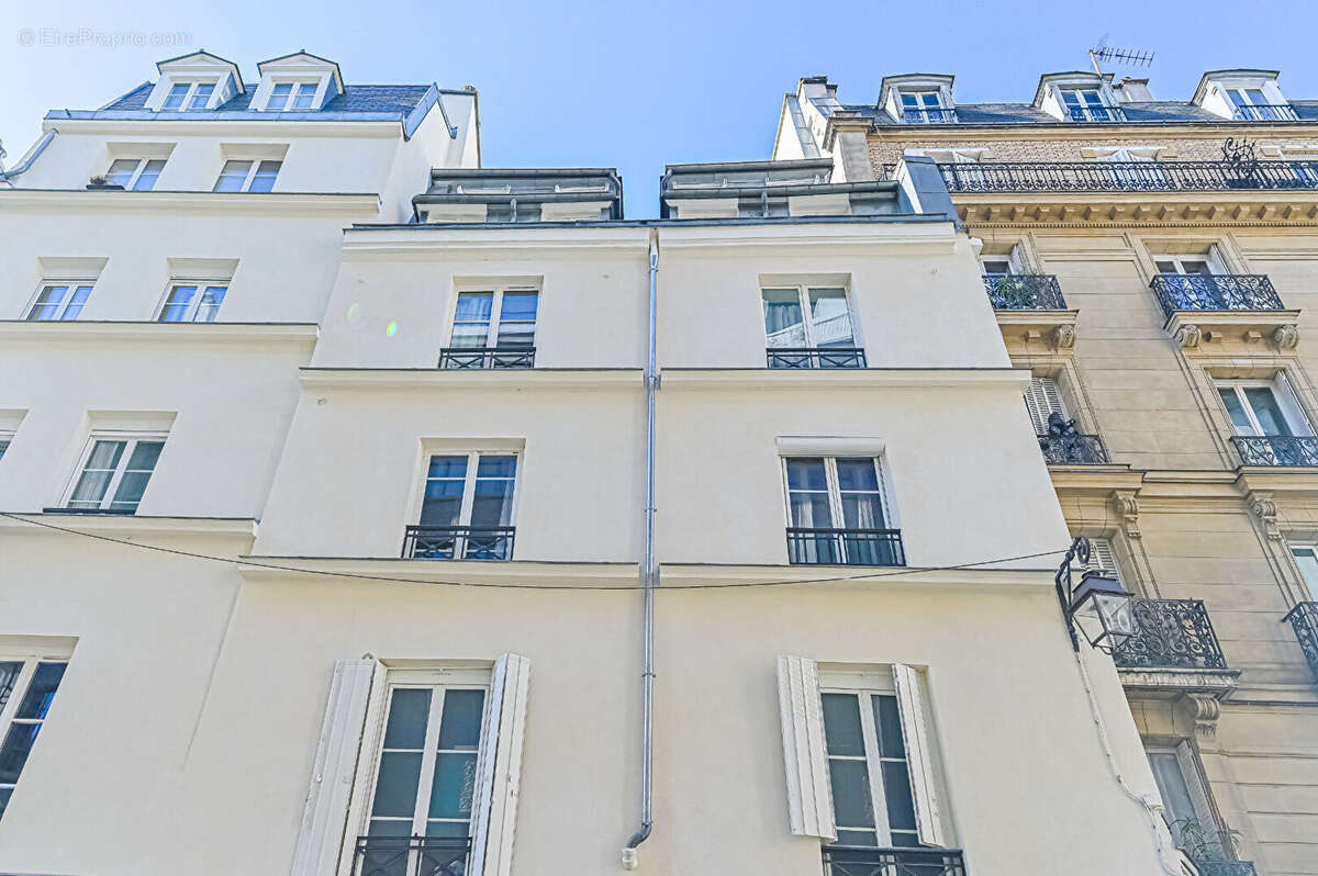 Appartement à PARIS-3E