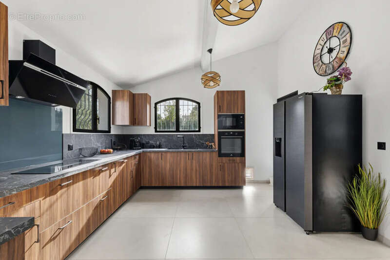 Maison à ROQUEFORT-LES-PINS