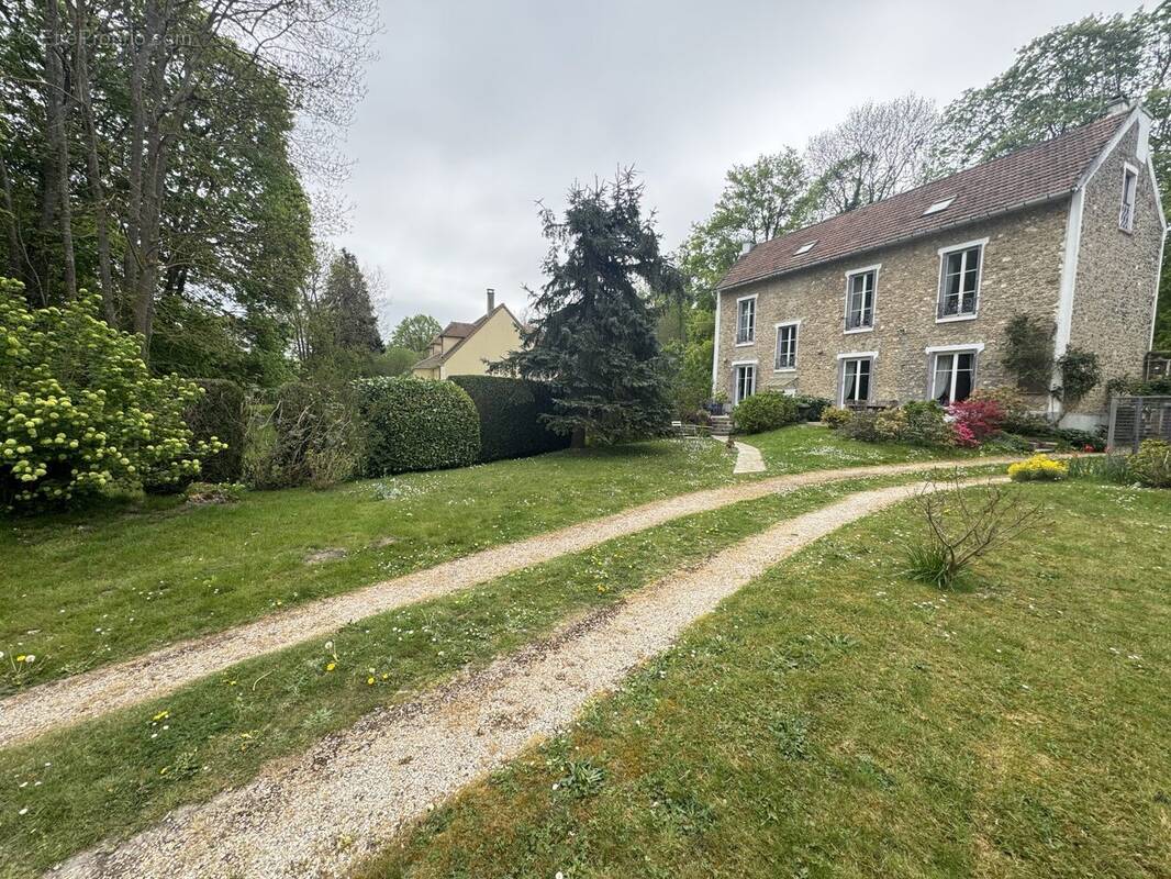 Maison à CHATEAUFORT