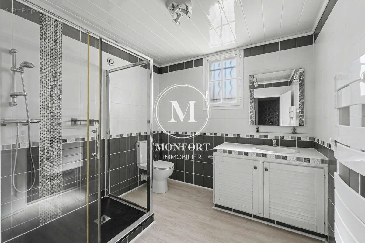 Villa familiale avec T1 indépendant, piscine. - photo 25