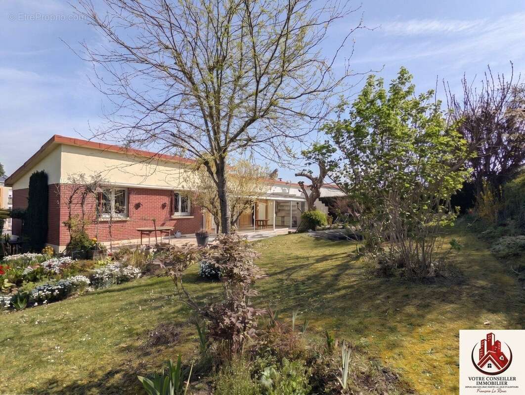 Maison à FRENEUSE