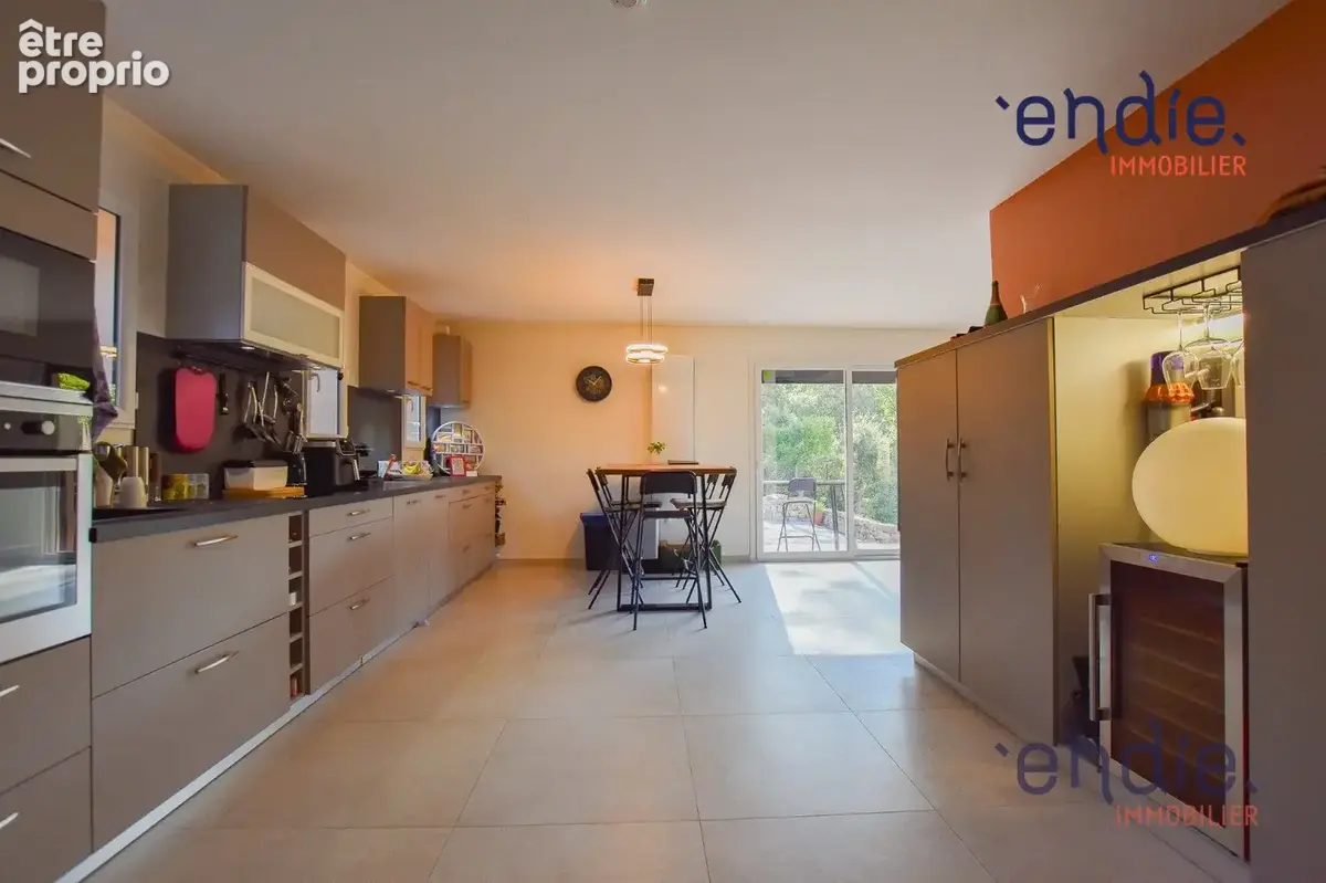 Maison 7 pièces 203 m² à vendre à Lorgues (83510) - photo 2