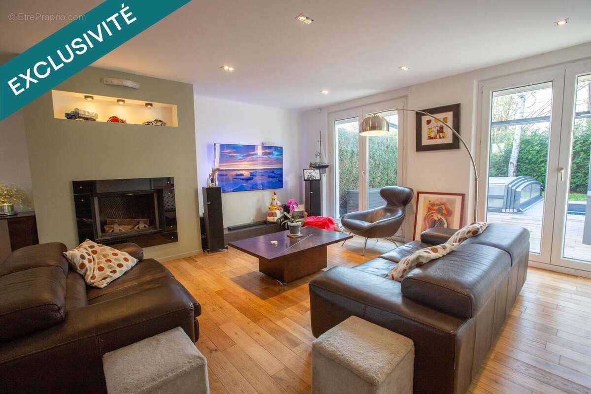 Photo 3 - Maison à LE MESNIL-SAINT-DENIS