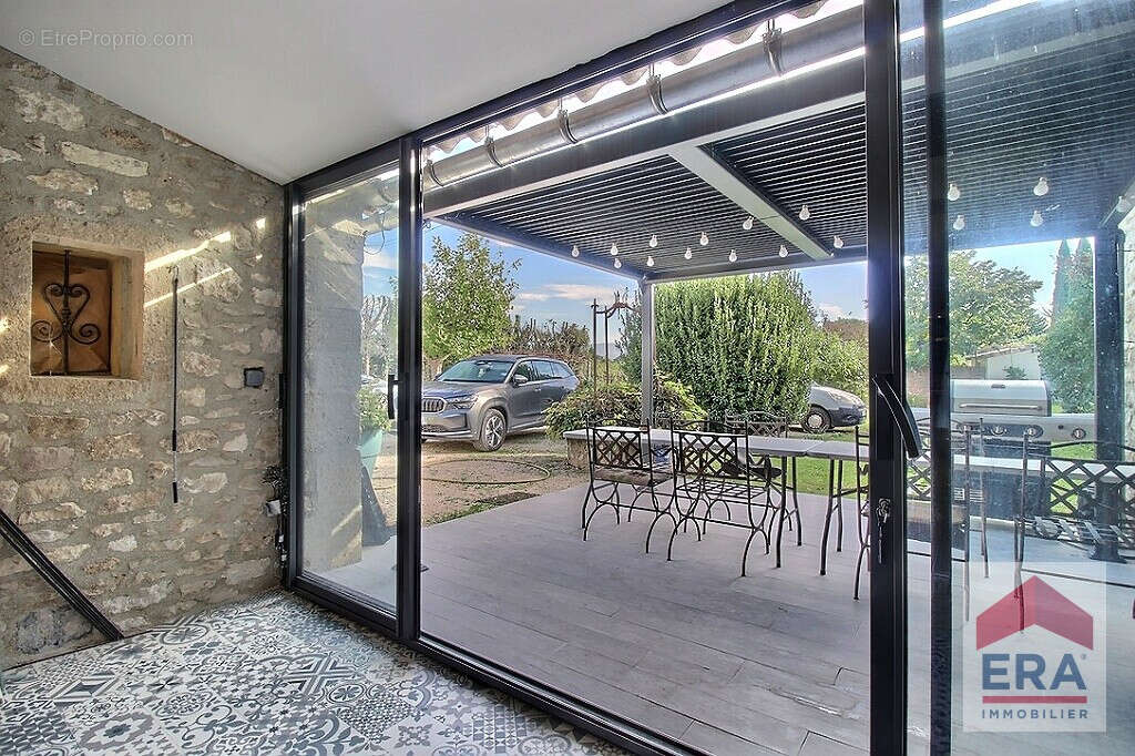 Maison à L'ISLE-SUR-LA-SORGUE