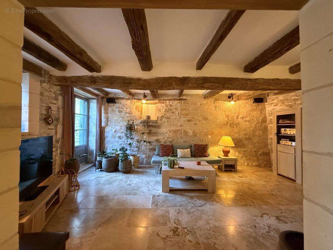 Maison à BOURDEILLES