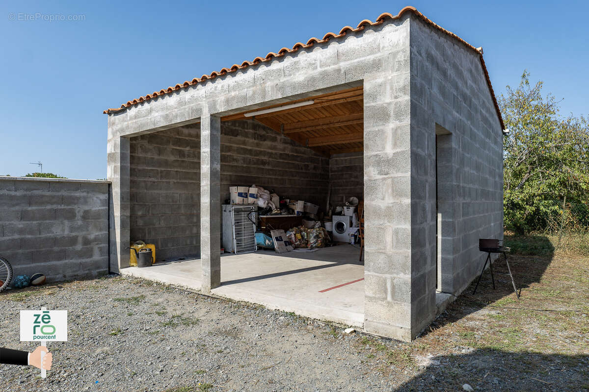 Maison à CHAMPAGNE-LES-MARAIS