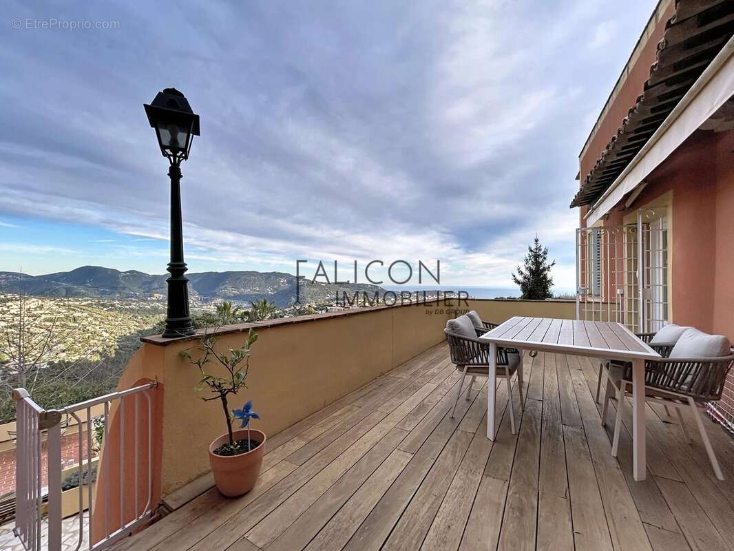 Appartement à FALICON