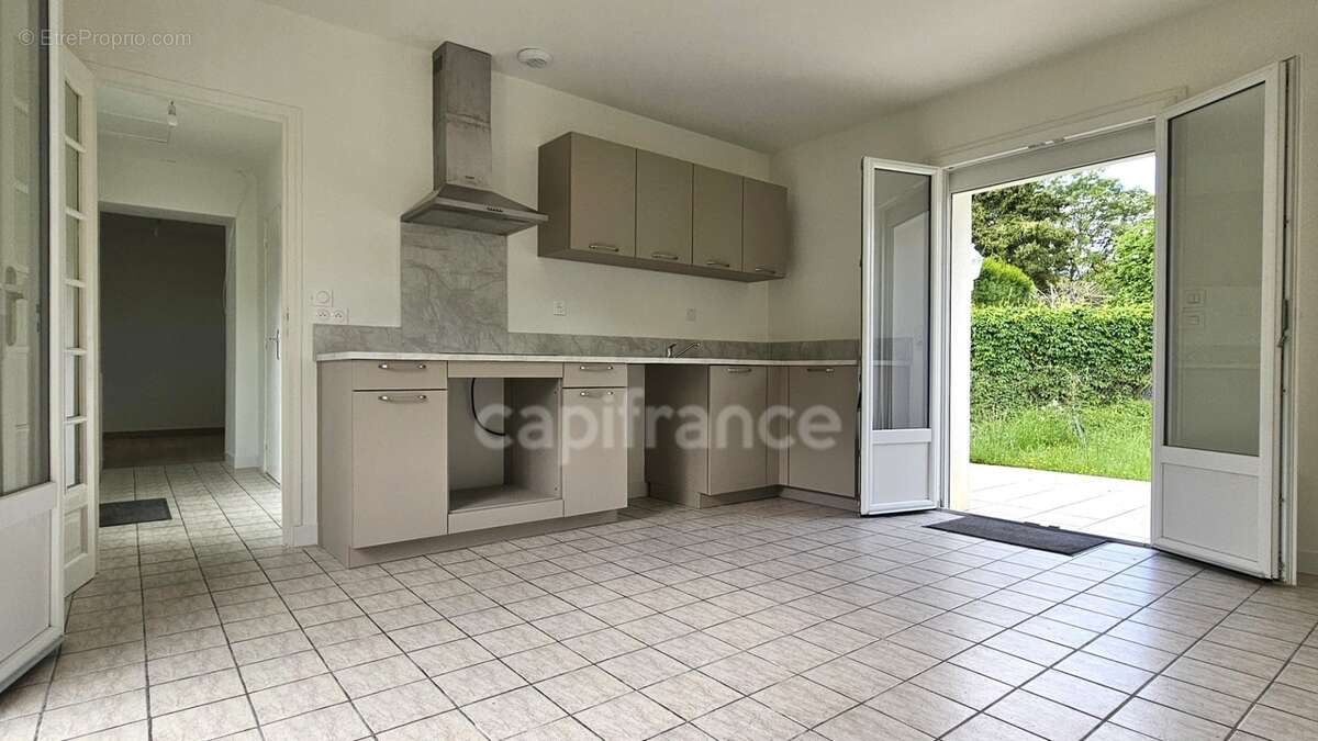 A vendre Plain pied 2 chambres Jardin et Dépendance GALLARDON (28) - photo 3