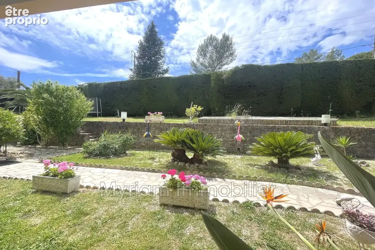 Maison 9 pièces 255 m² à vendre à Peymeinade (06530) - photo 6