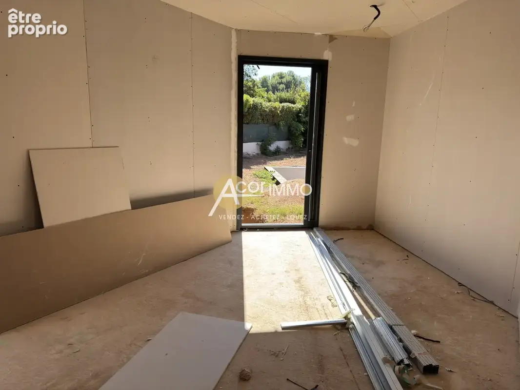 Six Fours les Plages Villa neuve T5 111 m 2 hab , avec garage et piscine - photo 12