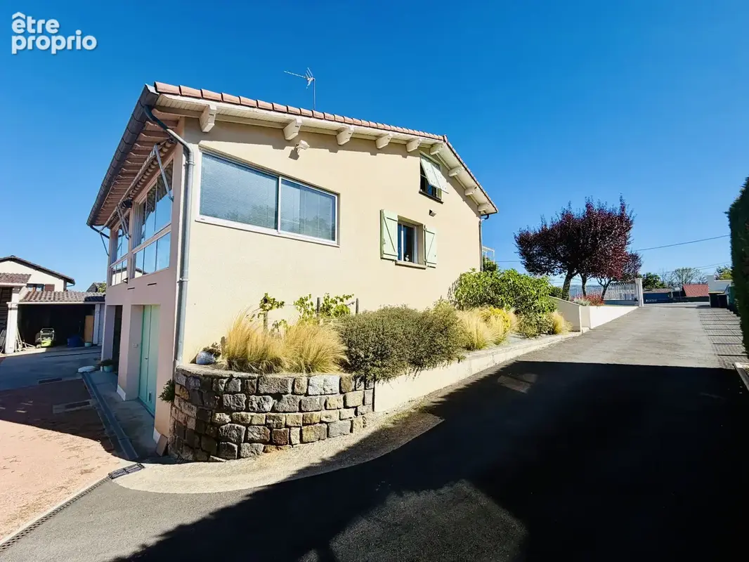 Belle propriété T6 avec dépendances sur Peschadoires ! - photo 13