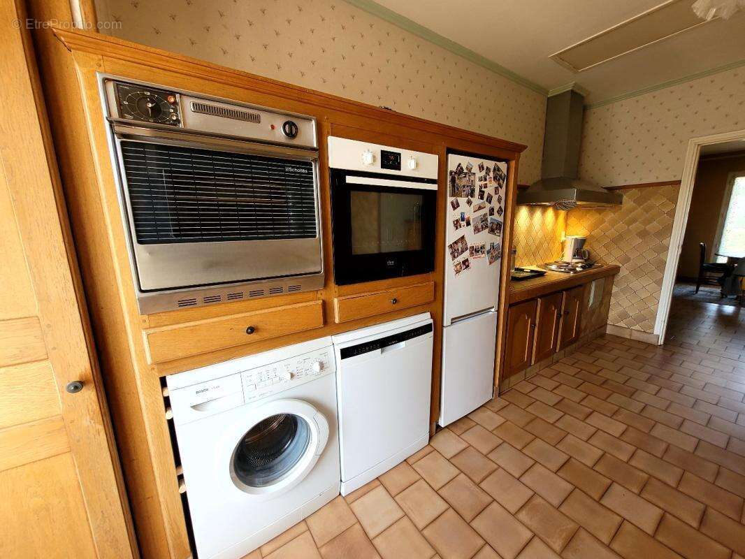 Maison à ARGENCES