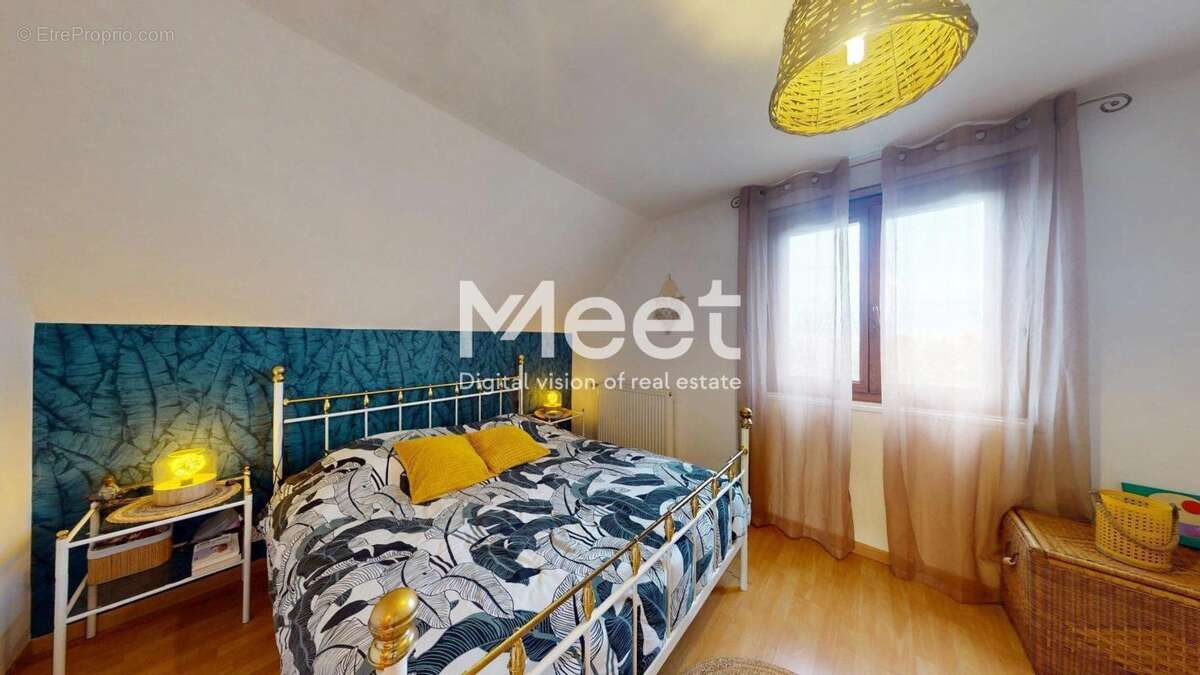 Maison à FLEURY-LA-VALLEE