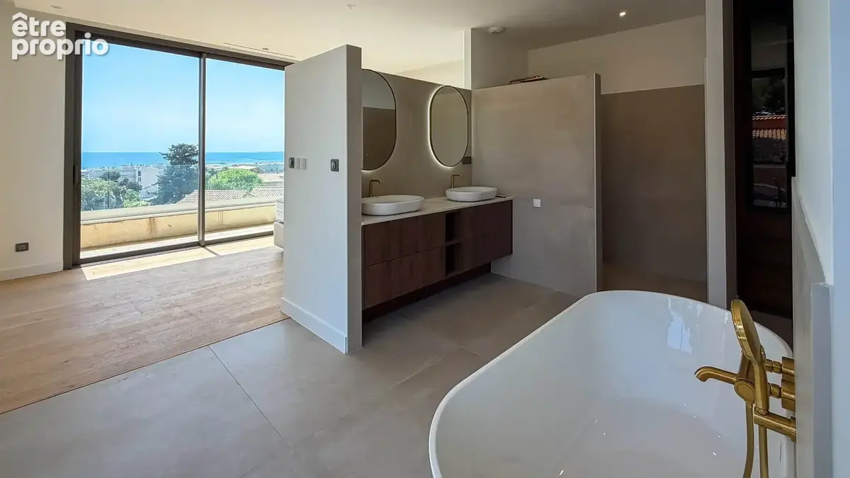 Côté bas Saint-Clair,  -maison d'architecte de plain-pied, neuve avec une vue mer - photo 9