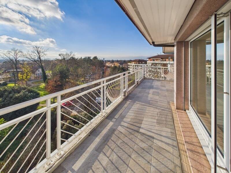 Appartement à AMBILLY