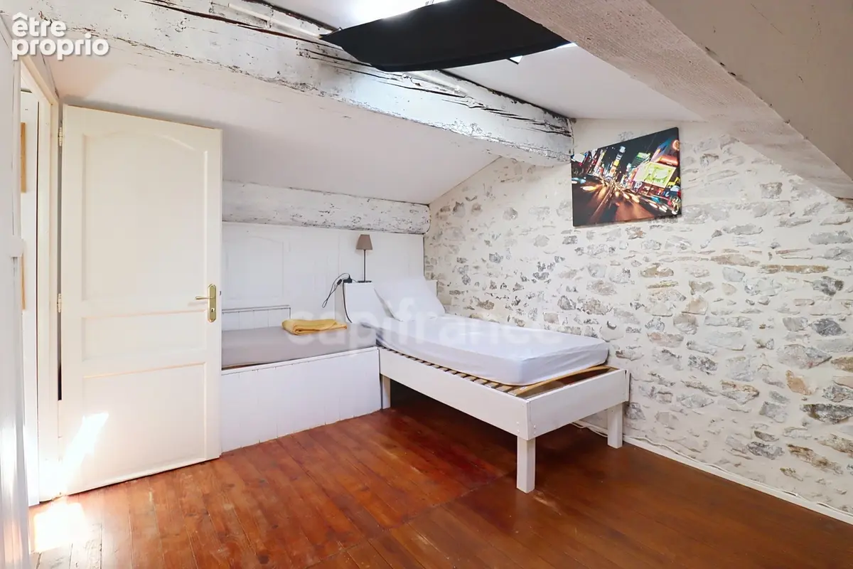 GARD (30) AIGUES−MORTES (30220) intra-muros A vendre appartement T4 ~97 m2, 4 chambres et terrasse de 8.5 m2 - photo 21