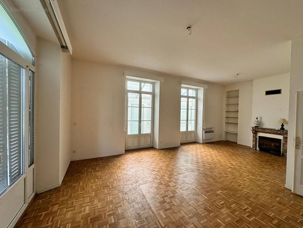 Appartement à DAMMARIE-LES-LYS