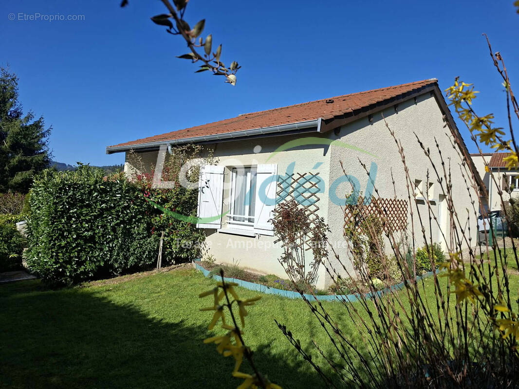 Maison à POULE-LES-ECHARMEAUX