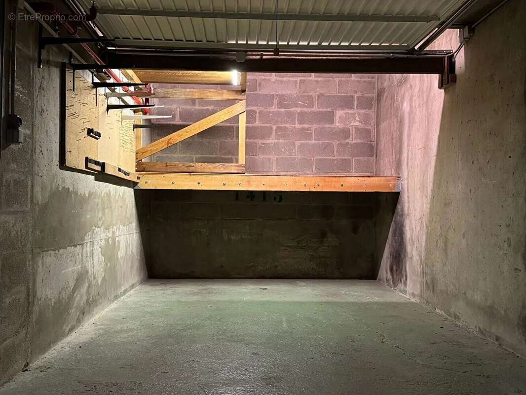 Parking à PARIS-15E