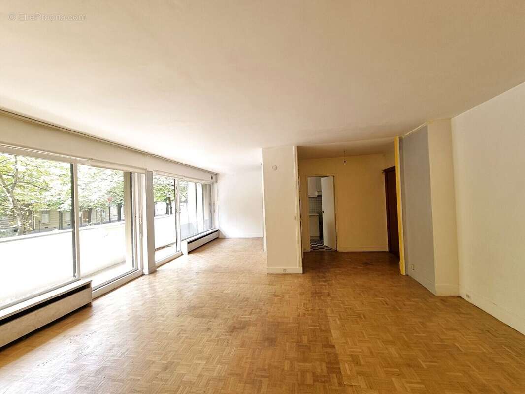 Appartement à PARIS-14E