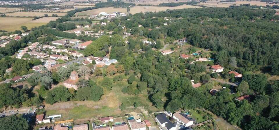 Terrain à BONREPOS-SUR-AUSSONNELLE