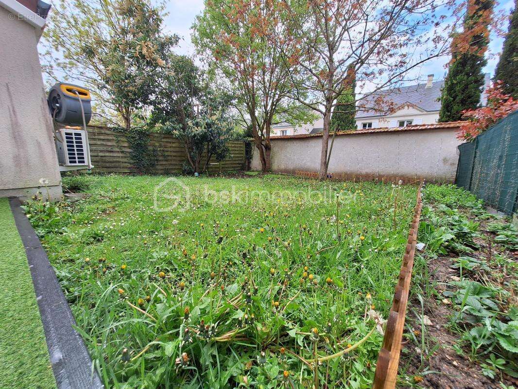 Maison à SAINT-JEAN-DE-BRAYE