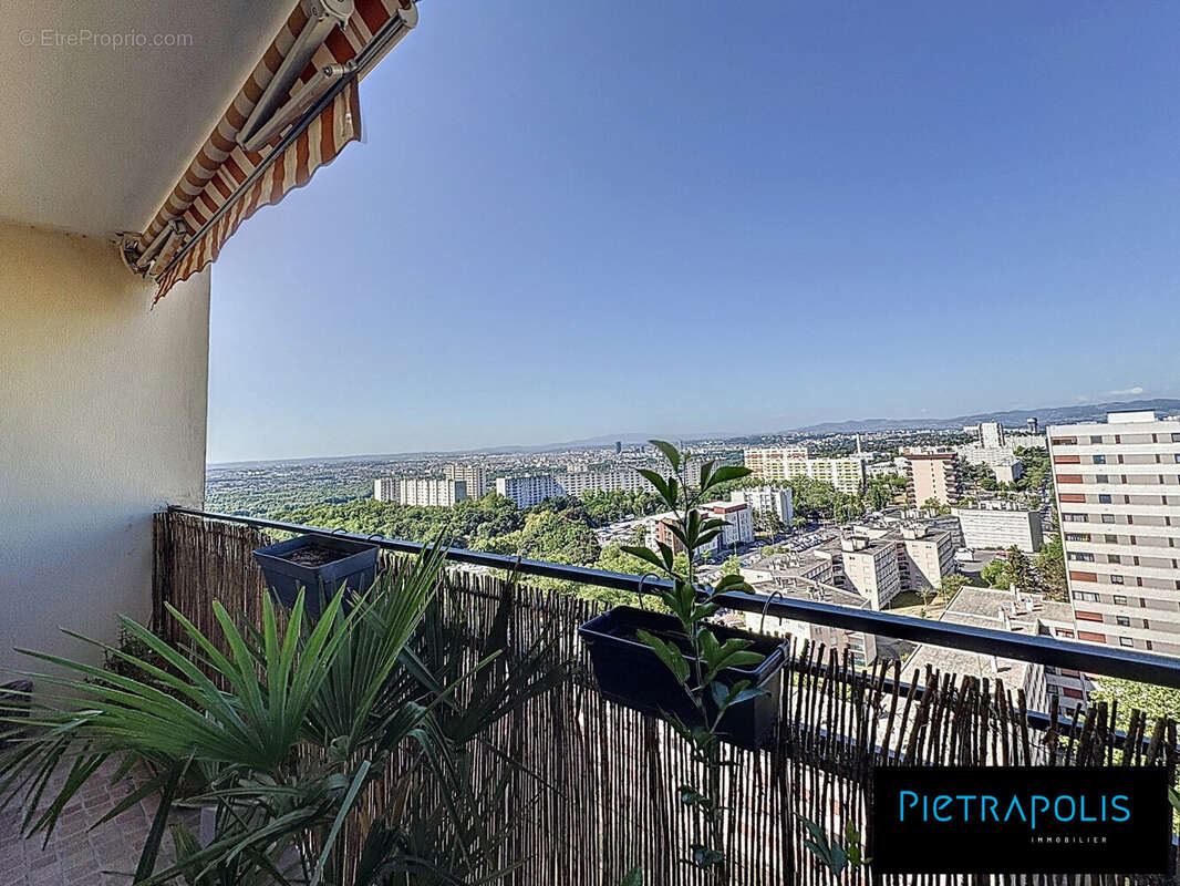 Balcon - Appartement à RILLIEUX-LA-PAPE