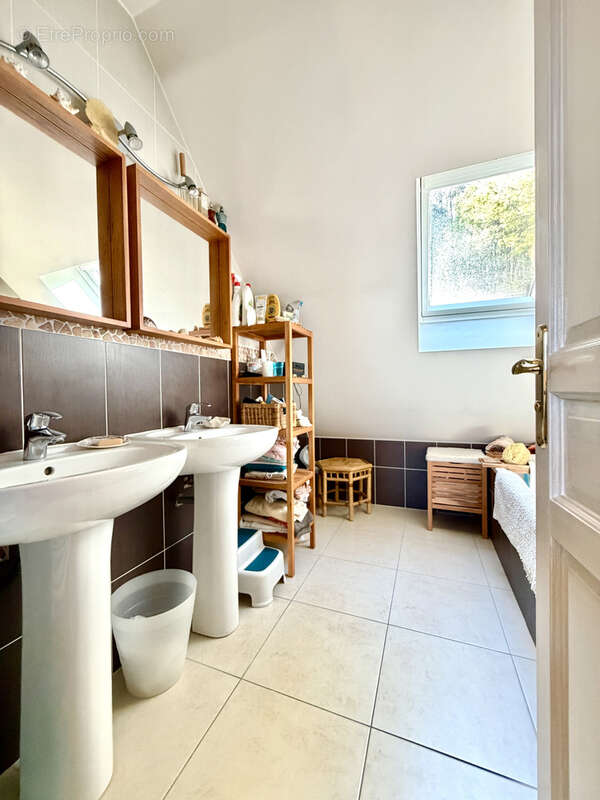 Maison à BURES-SUR-YVETTE