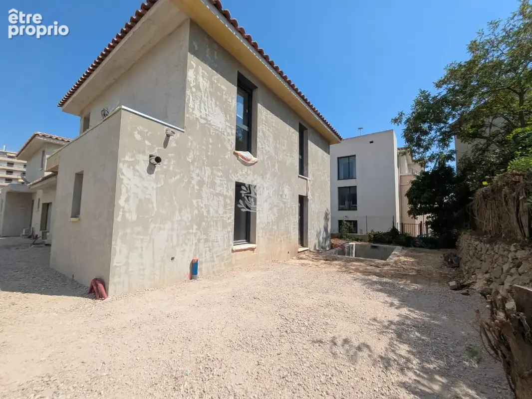 Villa de standing dans le centre de Sanary sur mer - photo 6