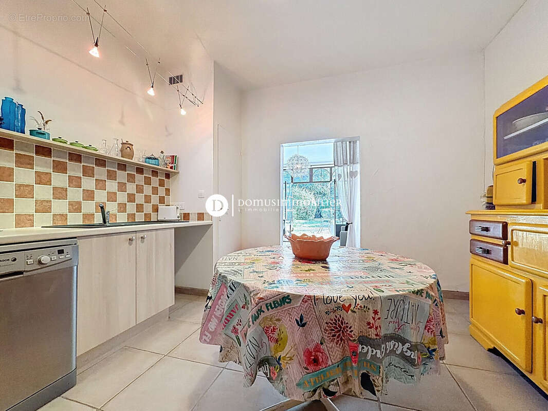 Appartement à SAINT-SATURNIN-LES-AVIGNON