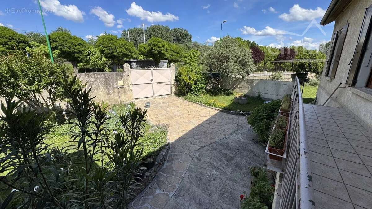 Maison à PEYRAUD