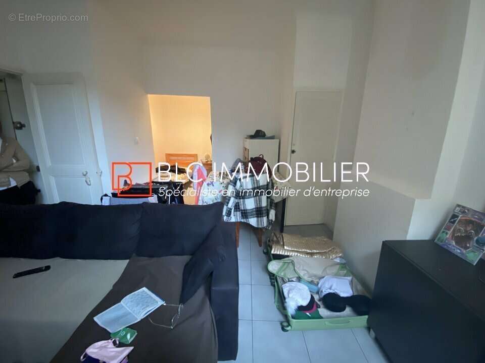 Appartement à MARSEILLE-4E