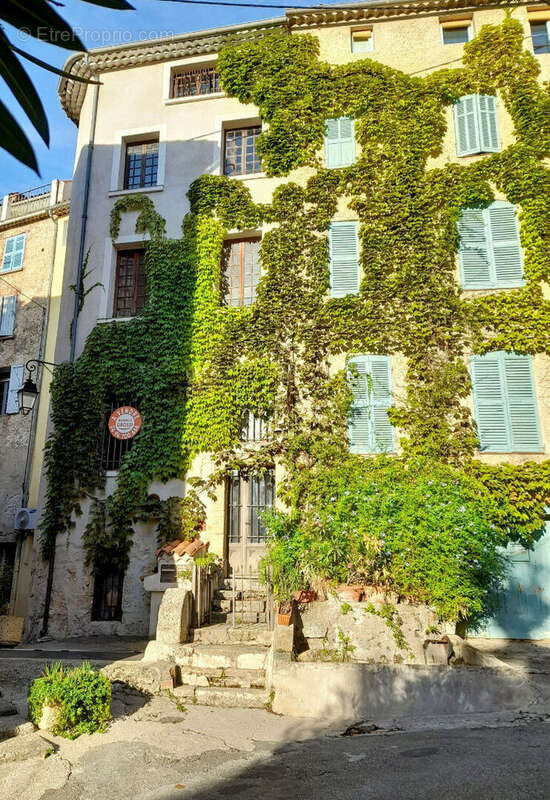 Coeur de Cotignac   :  NOUVEAU : Superbe rénovation pour ce duplex  2 pièce(s) 70m2 avec cave - photo 2