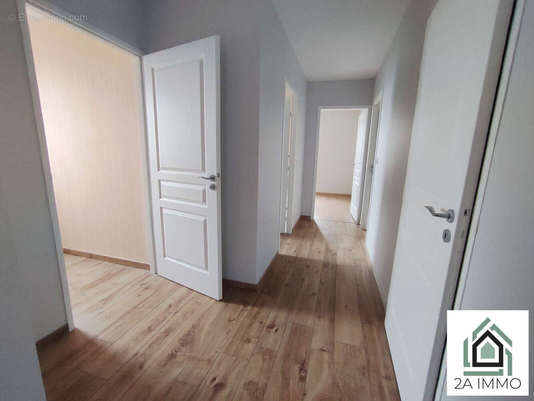 Maison à SAINT-HILAIRE-LES-MONGES