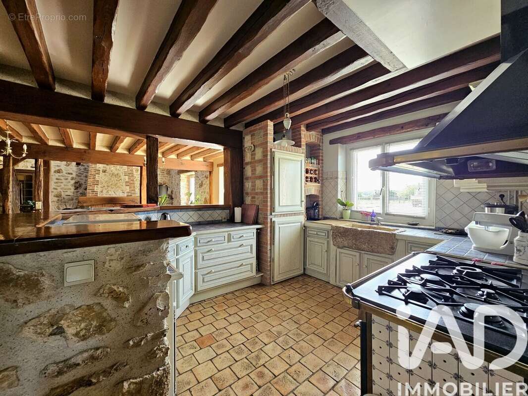 Maison 148 m² à Saint-Ange-Et-Torcay  - photo 6