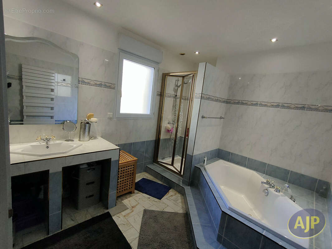 Maison à SAINTE-FLAIVE-DES-LOUPS