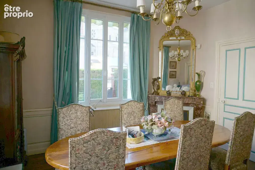 Belle et grande maison des années 30 à deux pas du centre ville et des sanctuaires - photo 3