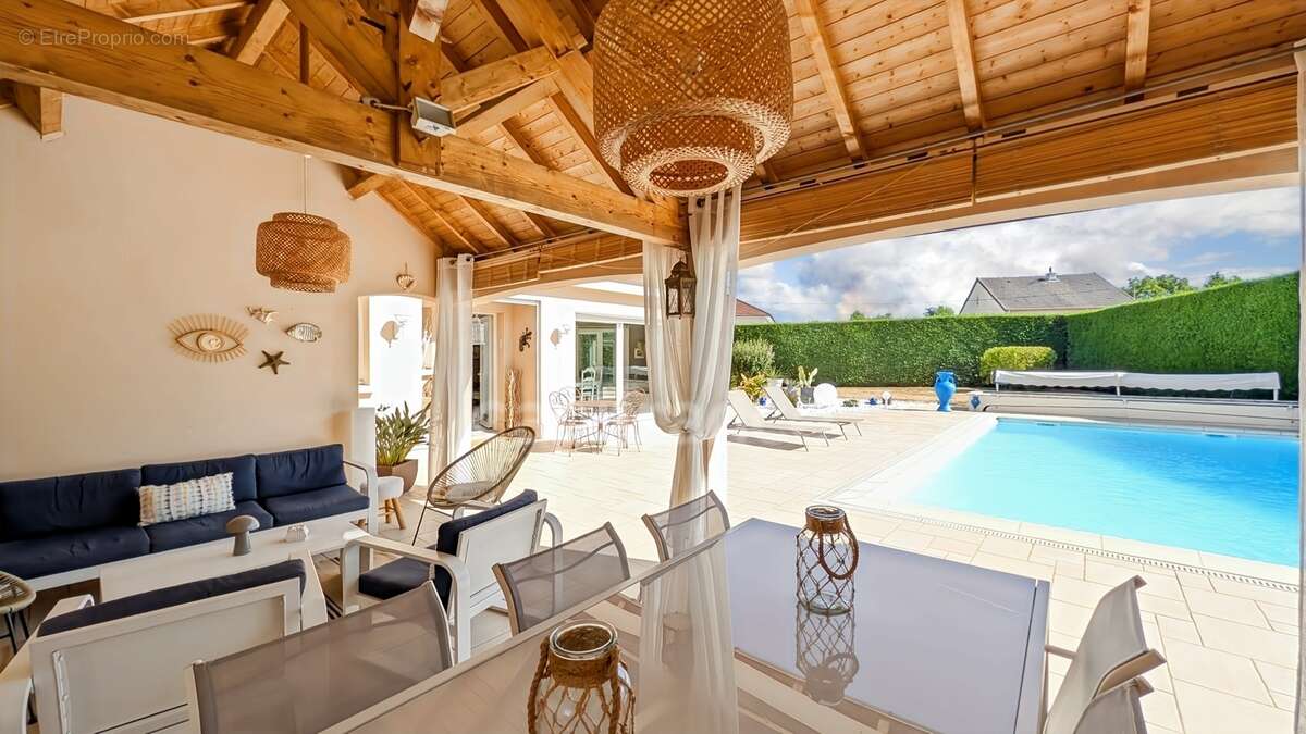 À 5 minutes de Chalon-sur-Saône (71) ​Superbe Villa de 200 m² double garage et dépendance Parc de 1 800 m² Piscine & Pool House  - photo 20