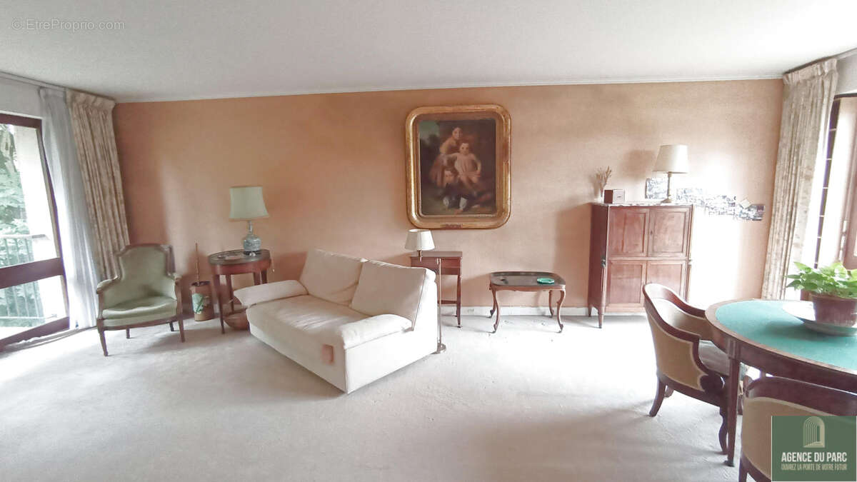 Appartement à VILLE-D'AVRAY