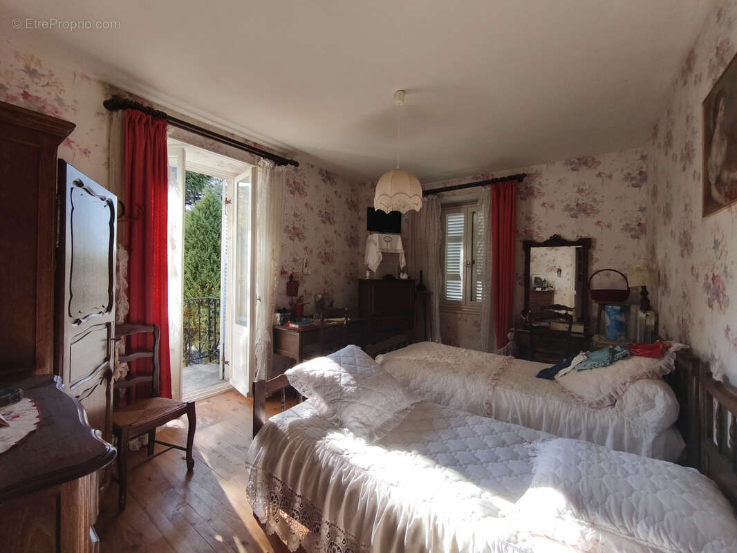 Maison à THEZILLIEU