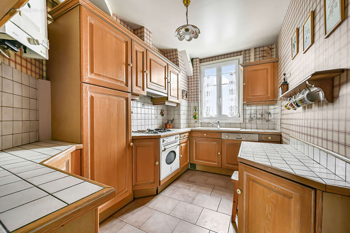 Appartement à PARIS-14E