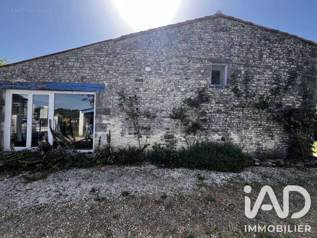 Maison 173 m² à Geay  - photo 4