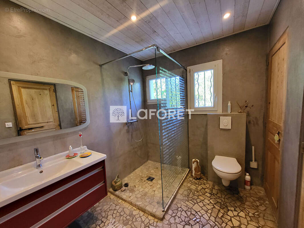 Maison à L'ISLE-SUR-LA-SORGUE