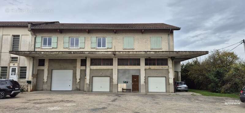 Appartement à NEUVILLE-LES-DAMES