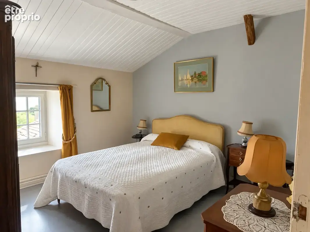 Maison de caractere en pierre - bourg mirebeau - photo 9