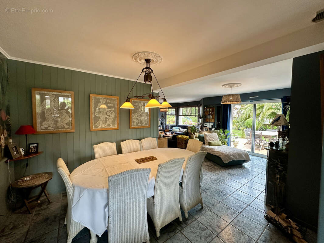 Maison à PLOUGRESCANT